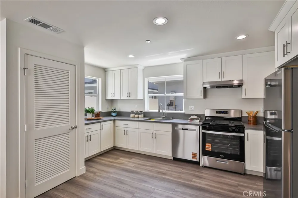6836 Whitman Avenue Van Nuys, CA 91406