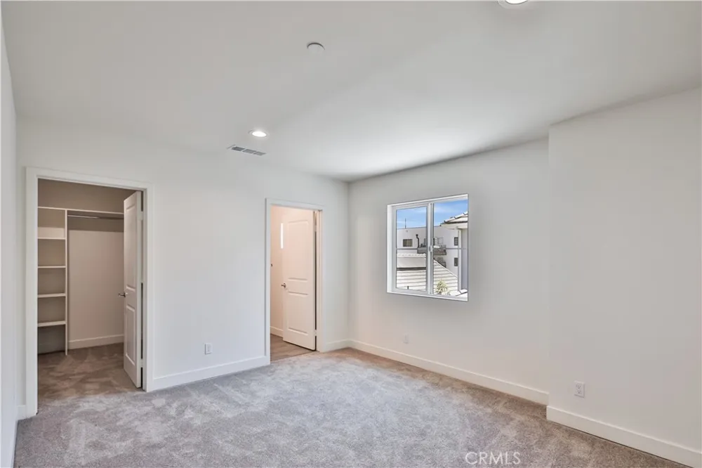 6836 Whitman Avenue Van Nuys, CA 91406