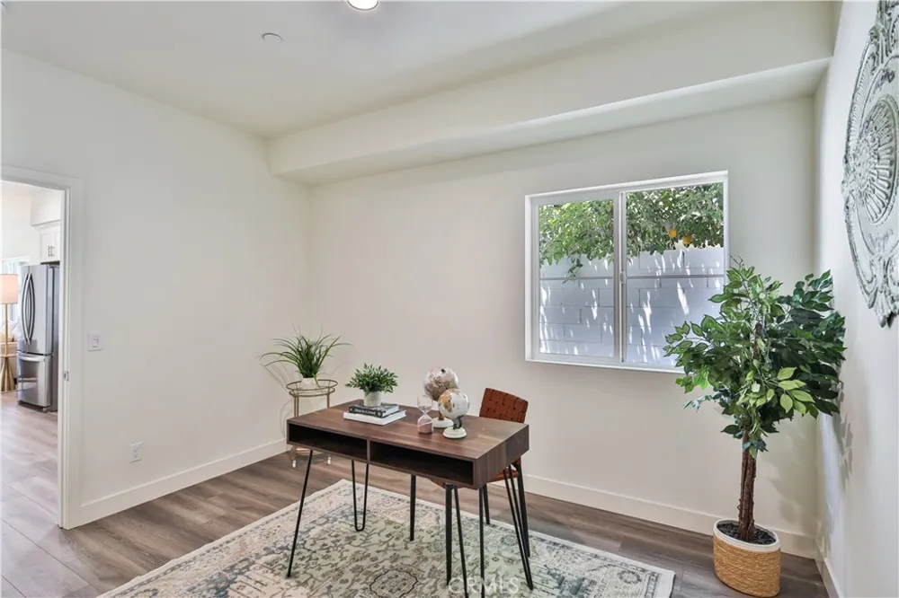 6836 Whitman Avenue Van Nuys, CA 91406