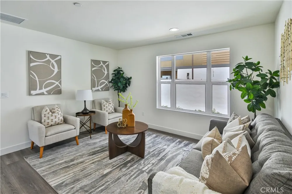 6836 Whitman Avenue Van Nuys, CA 91406