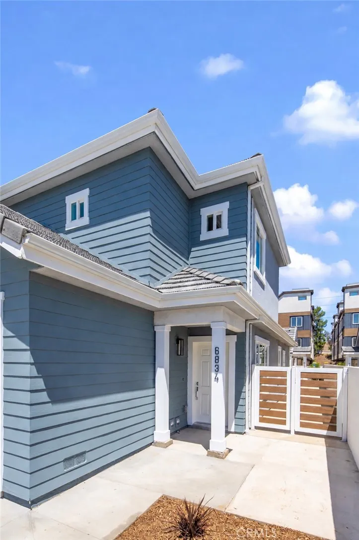 6836 Whitman Avenue Van Nuys, CA 91406