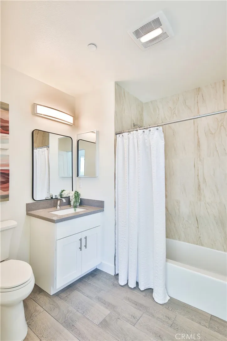 6836 Whitman Avenue Van Nuys, CA 91406
