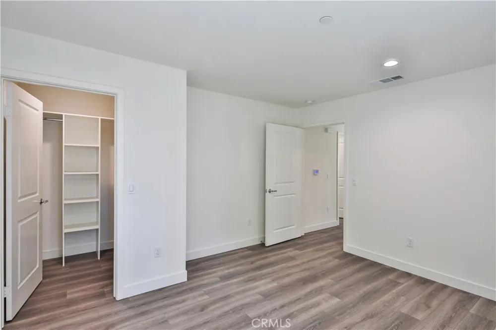 6836 Whitman Avenue Van Nuys, CA 91406