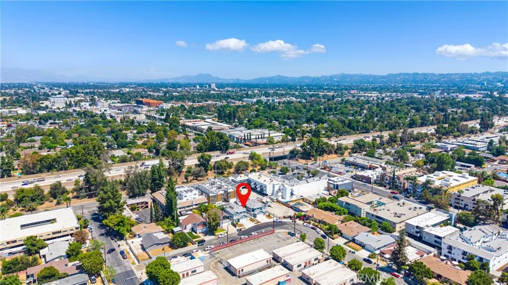 6836 Whitman Avenue Van Nuys, CA 91406