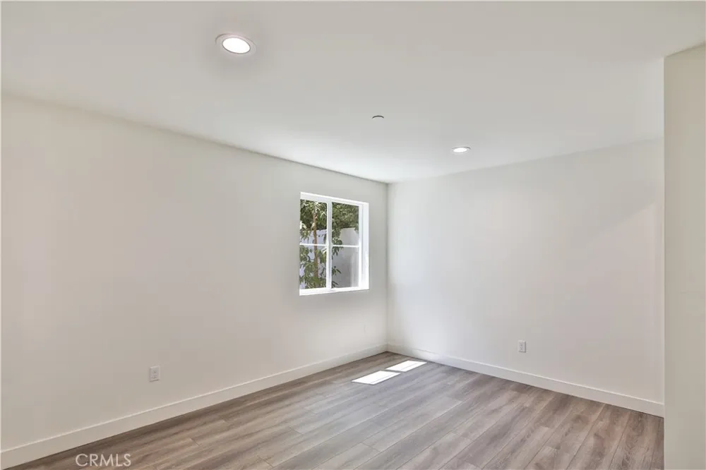 6836 Whitman Avenue Van Nuys, CA 91406