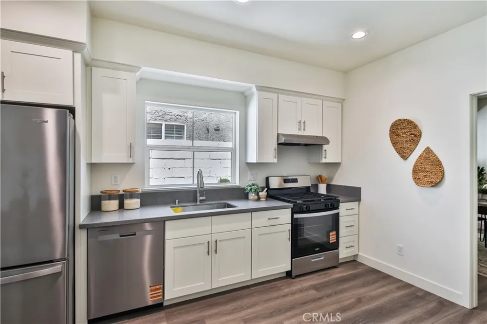 6836 Whitman Avenue Van Nuys, CA 91406