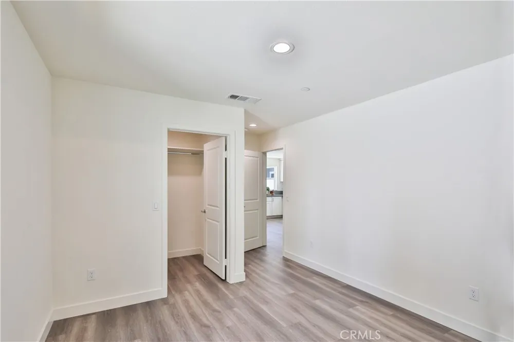 6836 Whitman Avenue Van Nuys, CA 91406