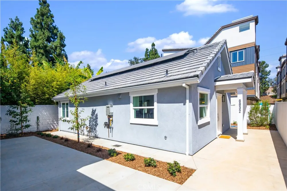 6836 Whitman Avenue Van Nuys, CA 91406