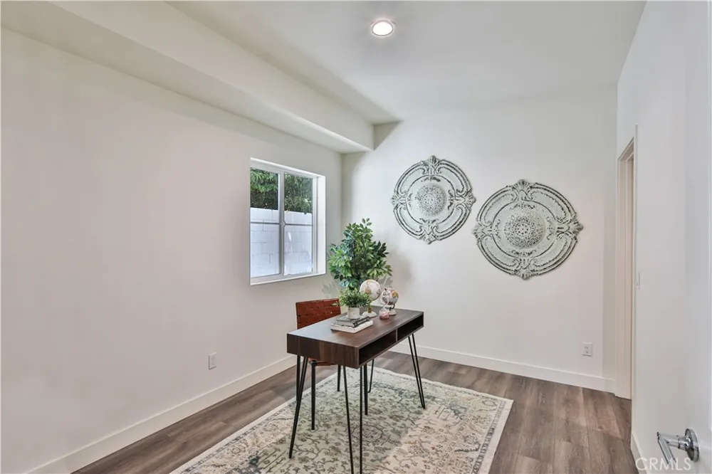 6836 Whitman Avenue Van Nuys, CA 91406
