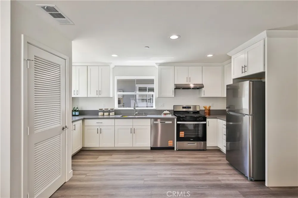 6836 Whitman Avenue Van Nuys, CA 91406