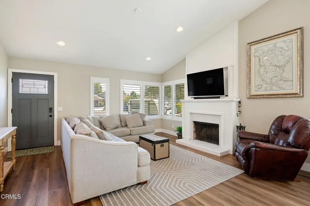 6385 Calle Bodega Camarillo, CA 93012