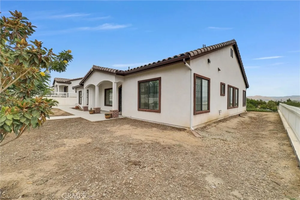 22418 Akers Perris, CA 92570