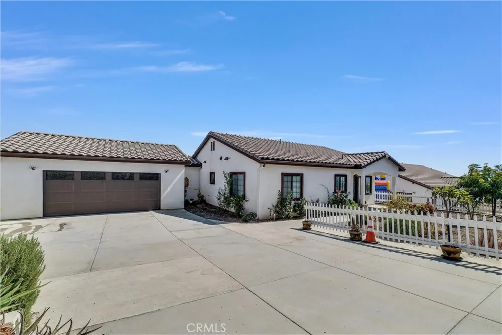 22418 Akers Perris, CA 92570