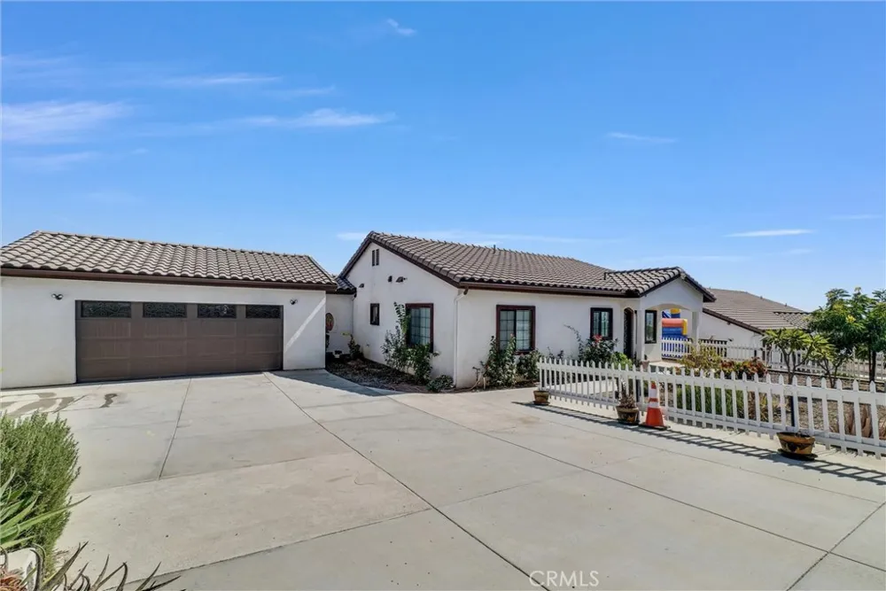 22418 Akers Perris, CA 92570