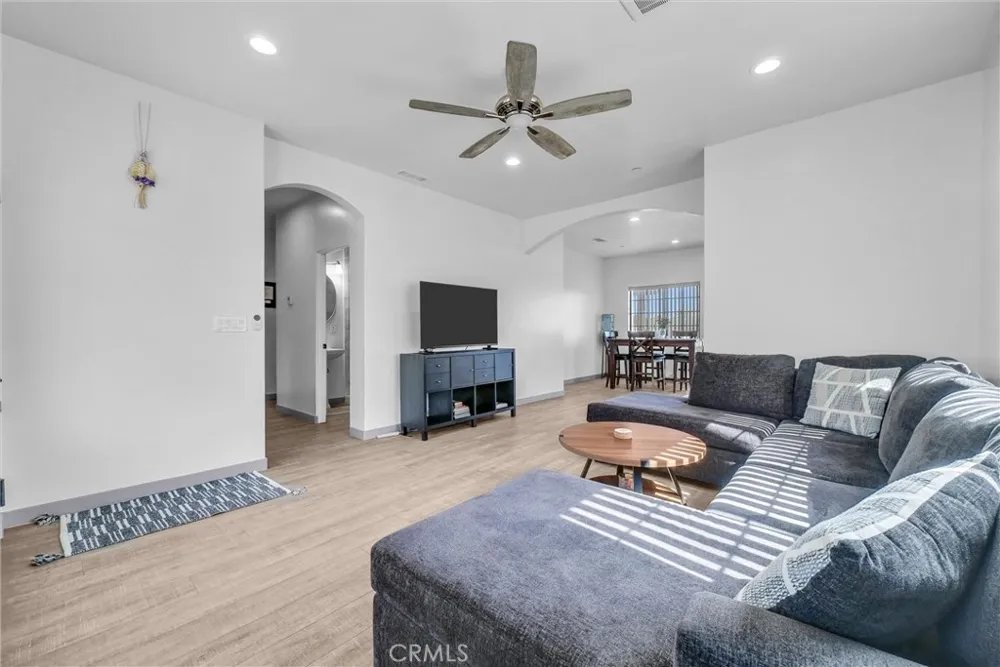 22418 Akers Perris, CA 92570