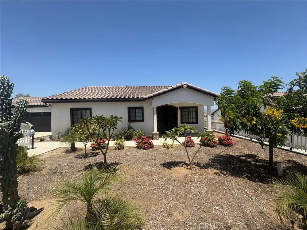 22418 Akers Perris, CA 92570