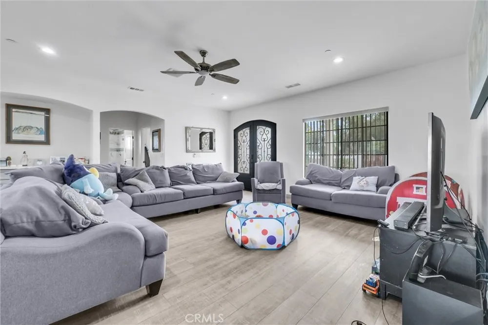 22418 Akers Perris, CA 92570