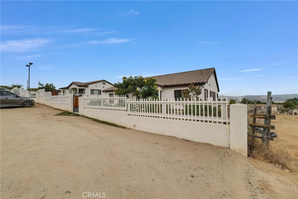 22418 Akers Perris, CA 92570