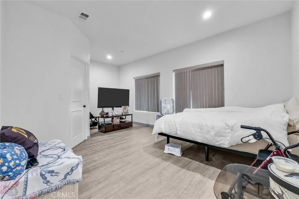 22418 Akers Perris, CA 92570