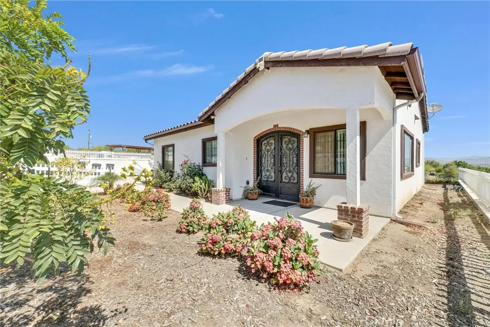 22418 Akers Perris, CA 92570