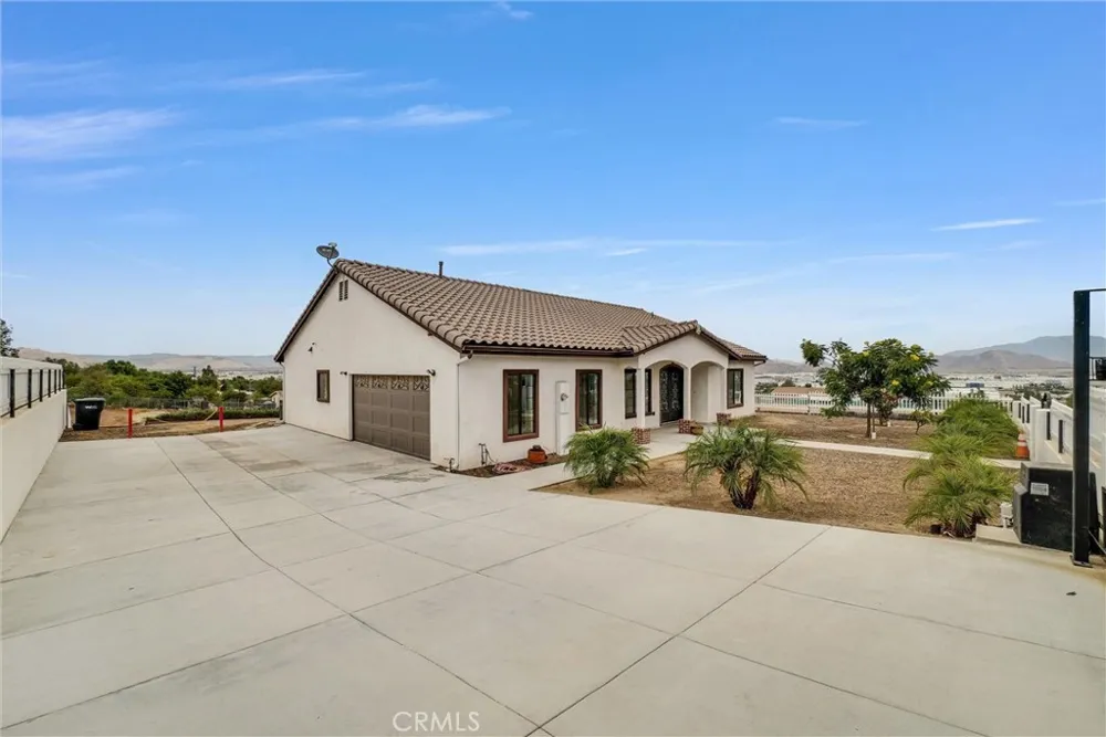22418 Akers Perris, CA 92570