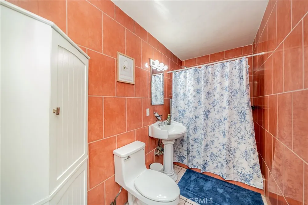 1772 Coulston Loma Linda, CA 92354