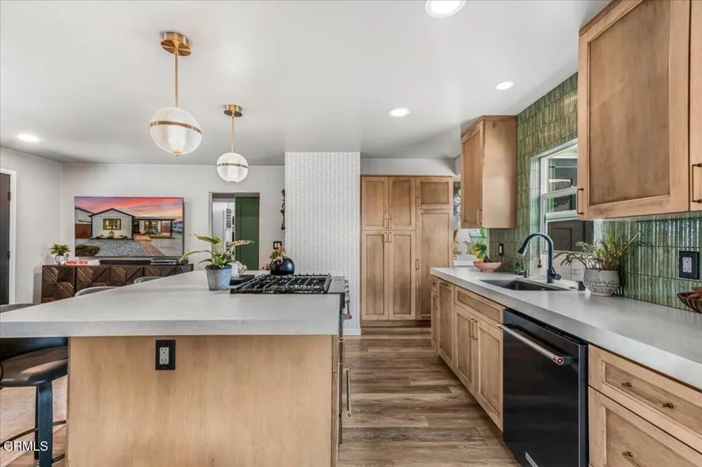 103 Comstock Drive Ventura, CA 93001