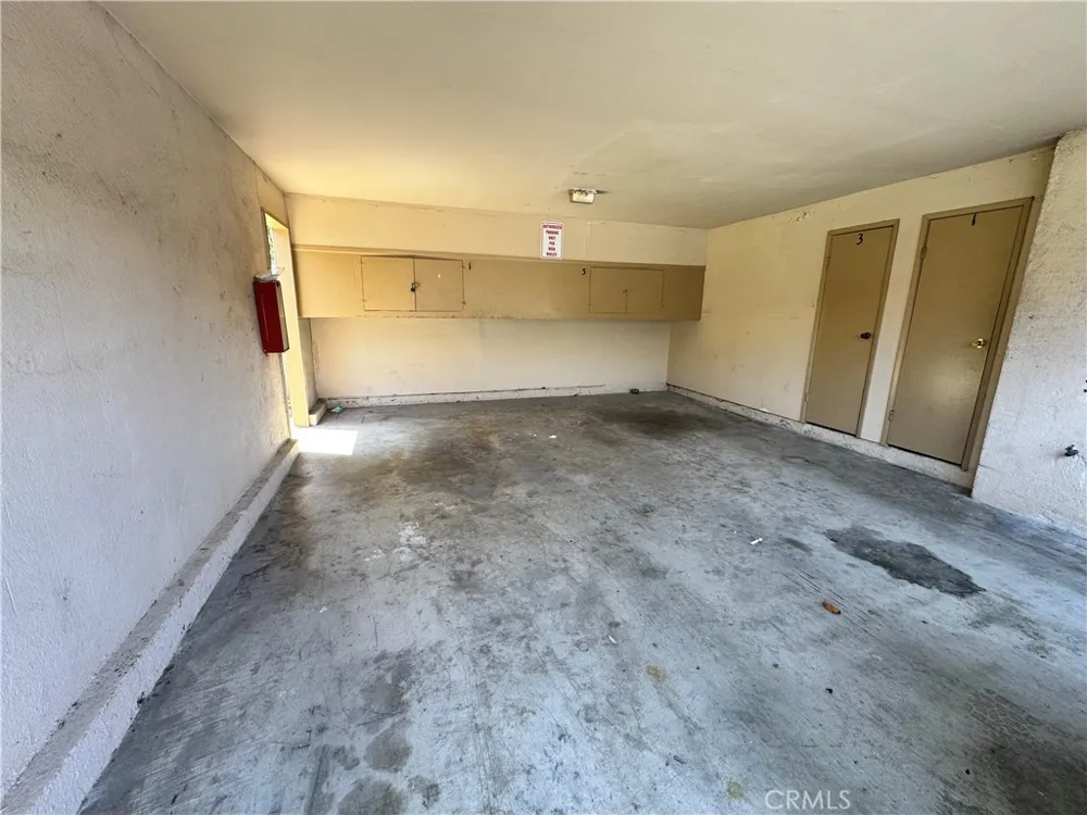 989 W Sierra Madre Azusa, CA 91702