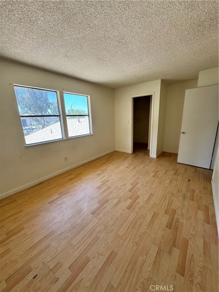 989 W Sierra Madre Azusa, CA 91702