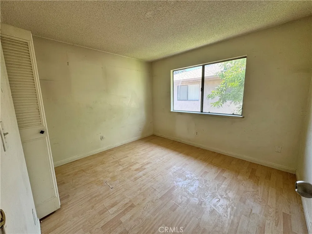 989 W Sierra Madre Azusa, CA 91702