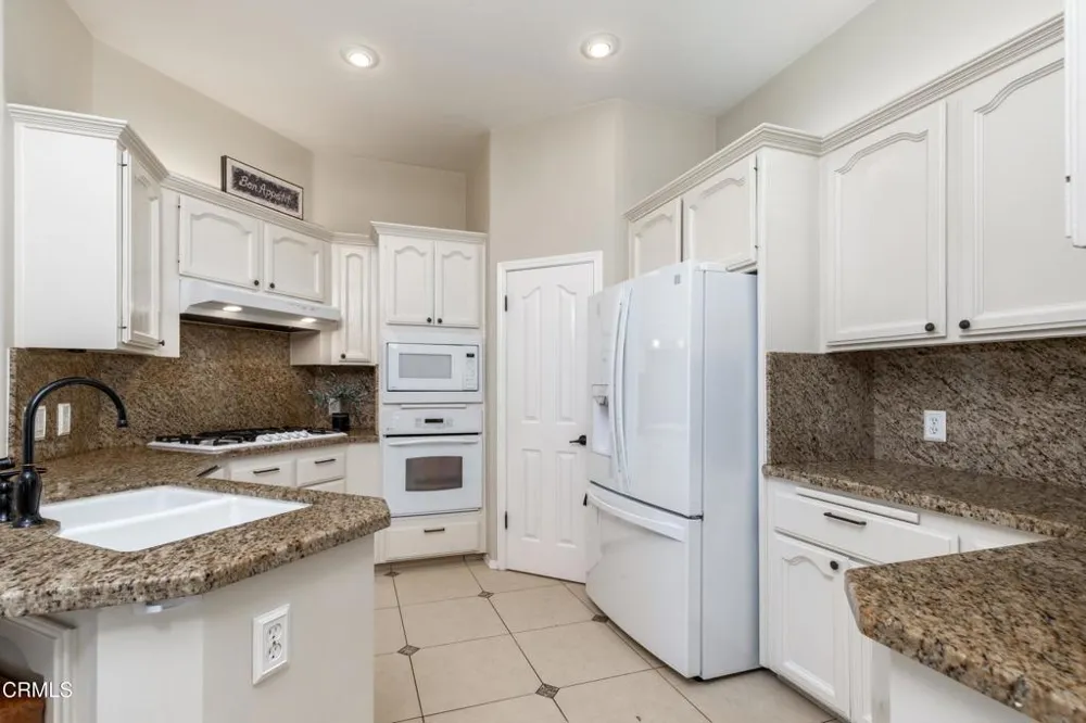 3707 Mont Blanc Terrace Bakersfield, CA 93306