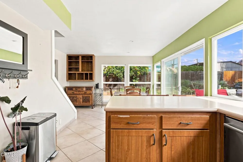 828 Burlington Avenue Ventura, CA 93004