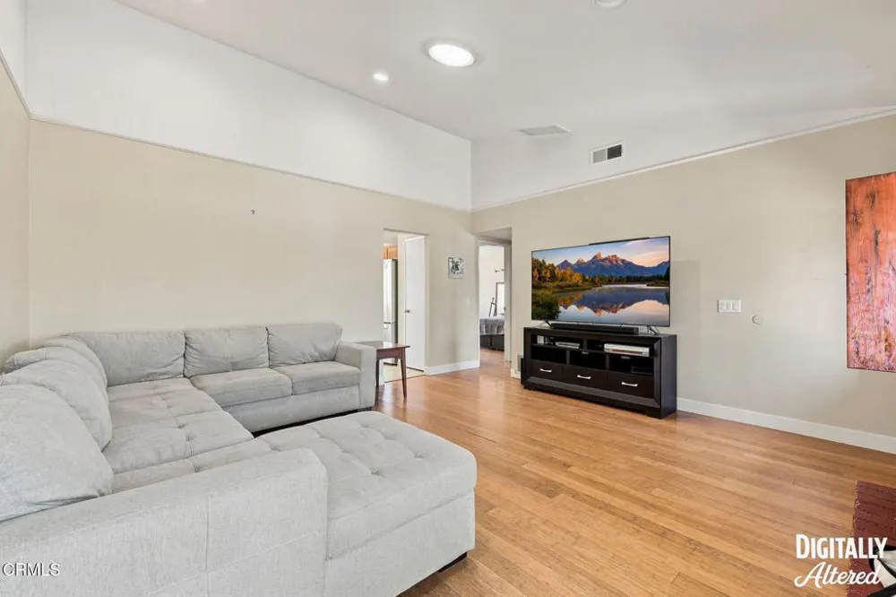 828 Burlington Avenue Ventura, CA 93004