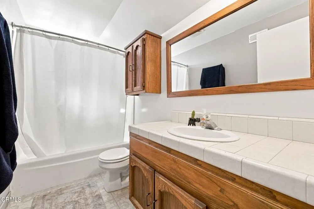 828 Burlington Avenue Ventura, CA 93004