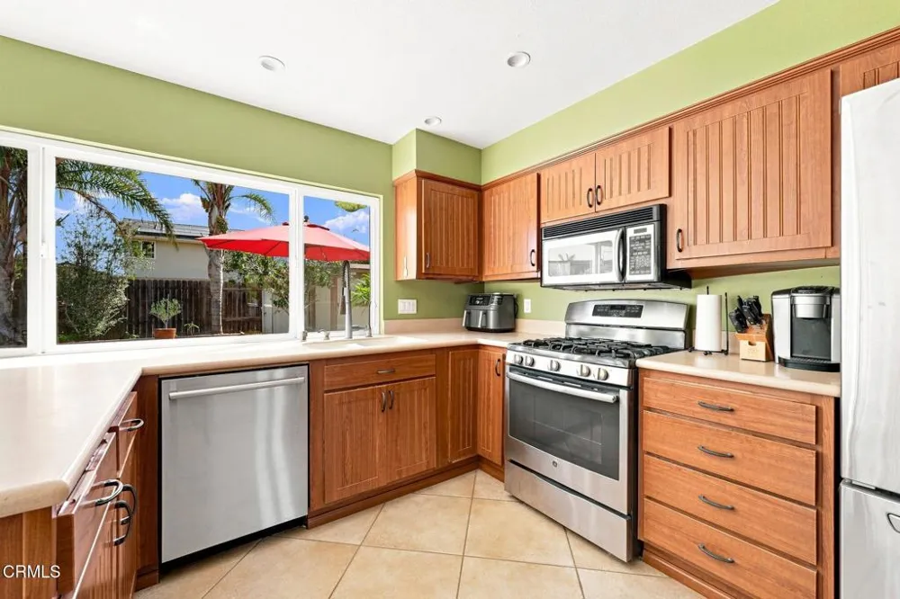 828 Burlington Avenue Ventura, CA 93004