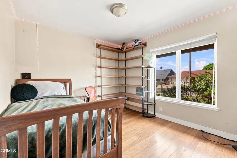 828 Burlington Avenue Ventura, CA 93004