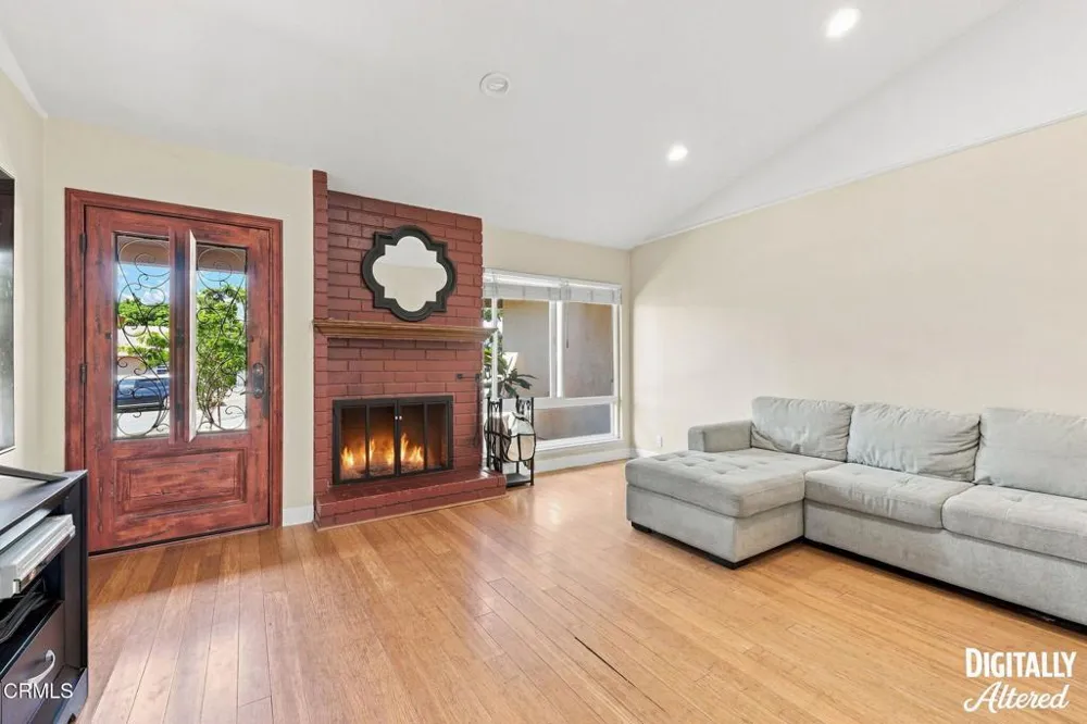 828 Burlington Avenue Ventura, CA 93004