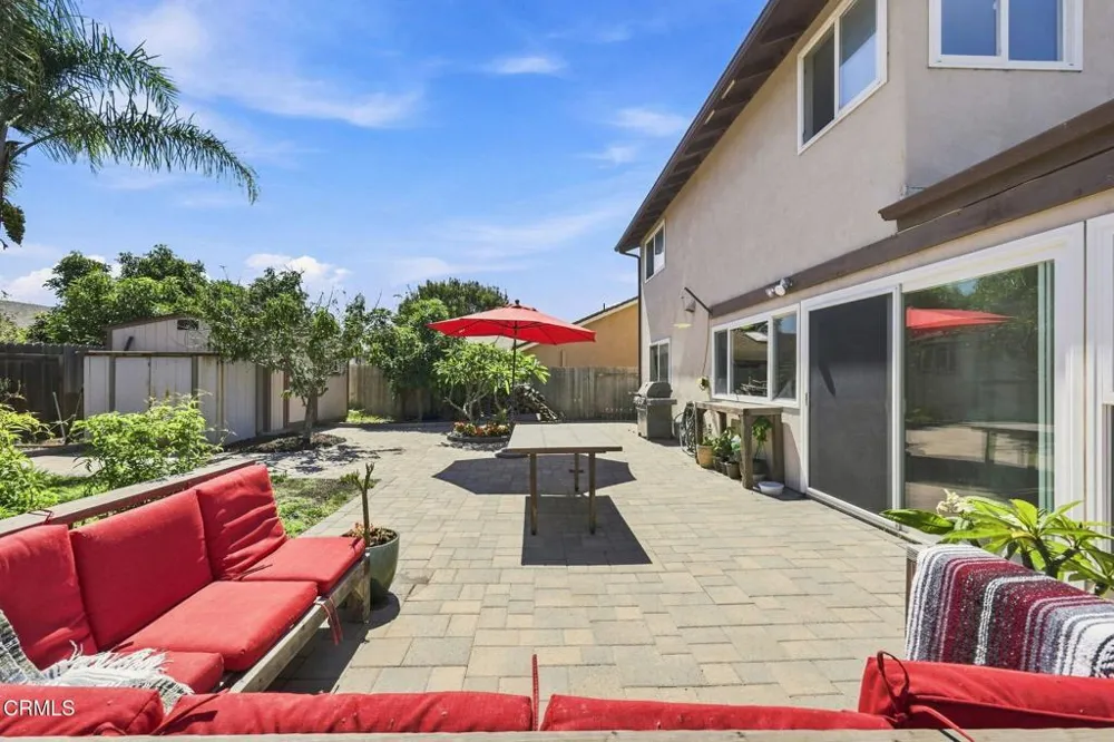 828 Burlington Avenue Ventura, CA 93004