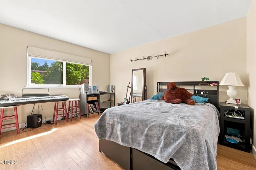 828 Burlington Avenue Ventura, CA 93004
