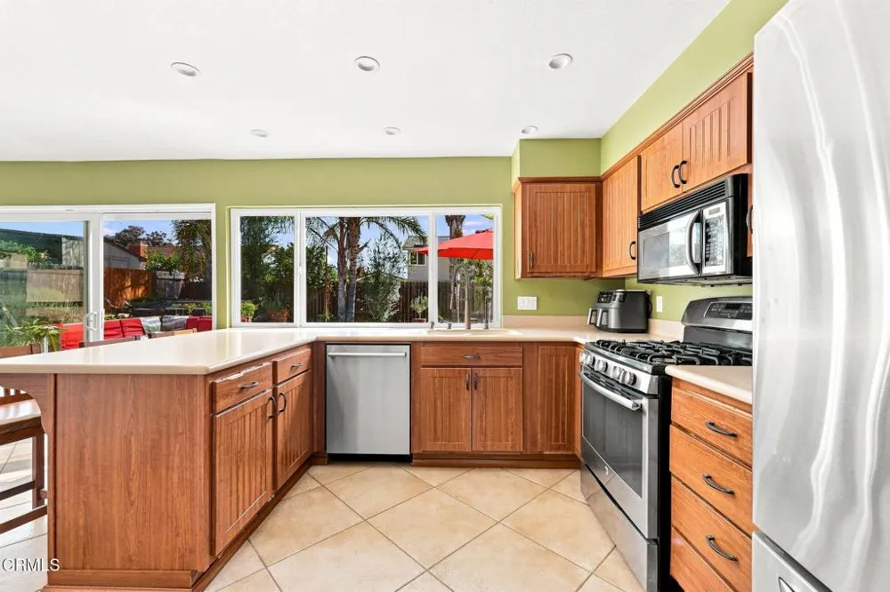 828 Burlington Avenue Ventura, CA 93004