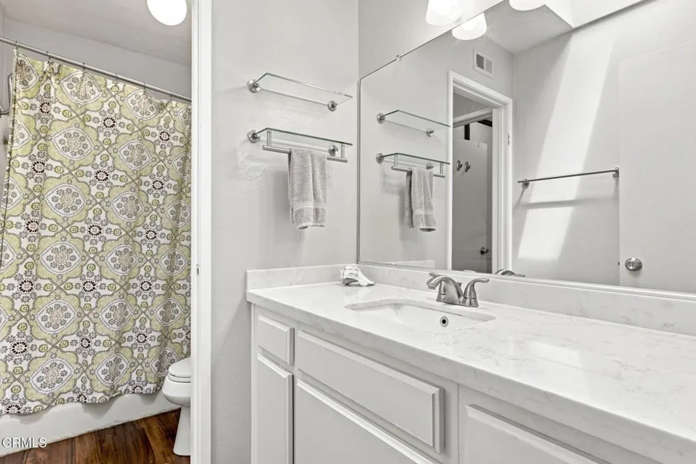 421 E Shoshone Street Ventura, CA 93001