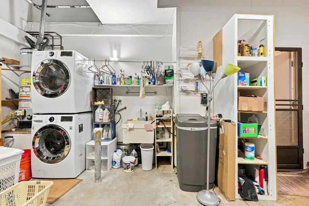 421 E Shoshone Street Ventura, CA 93001