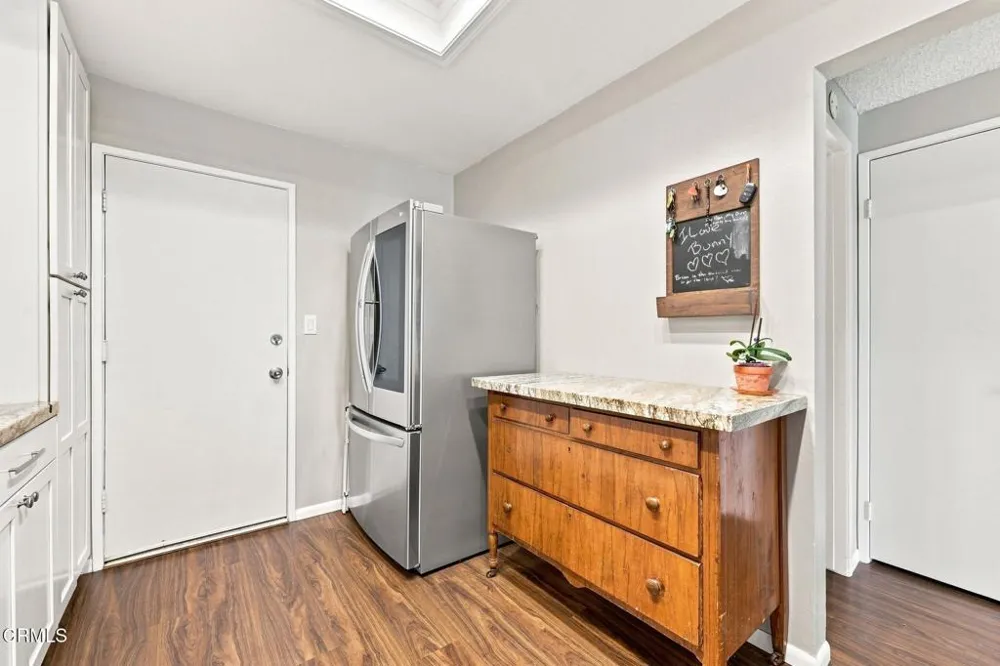 421 E Shoshone Street Ventura, CA 93001