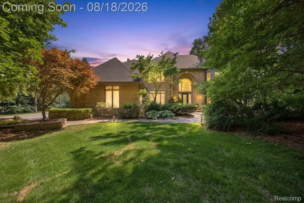 853 Lone Pine Road Bloomfield Hills City, MI 48302