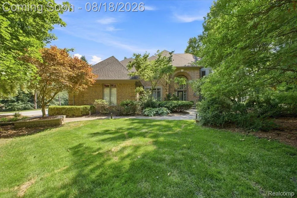 853 Lone Pine Road Bloomfield Hills City, MI 48302