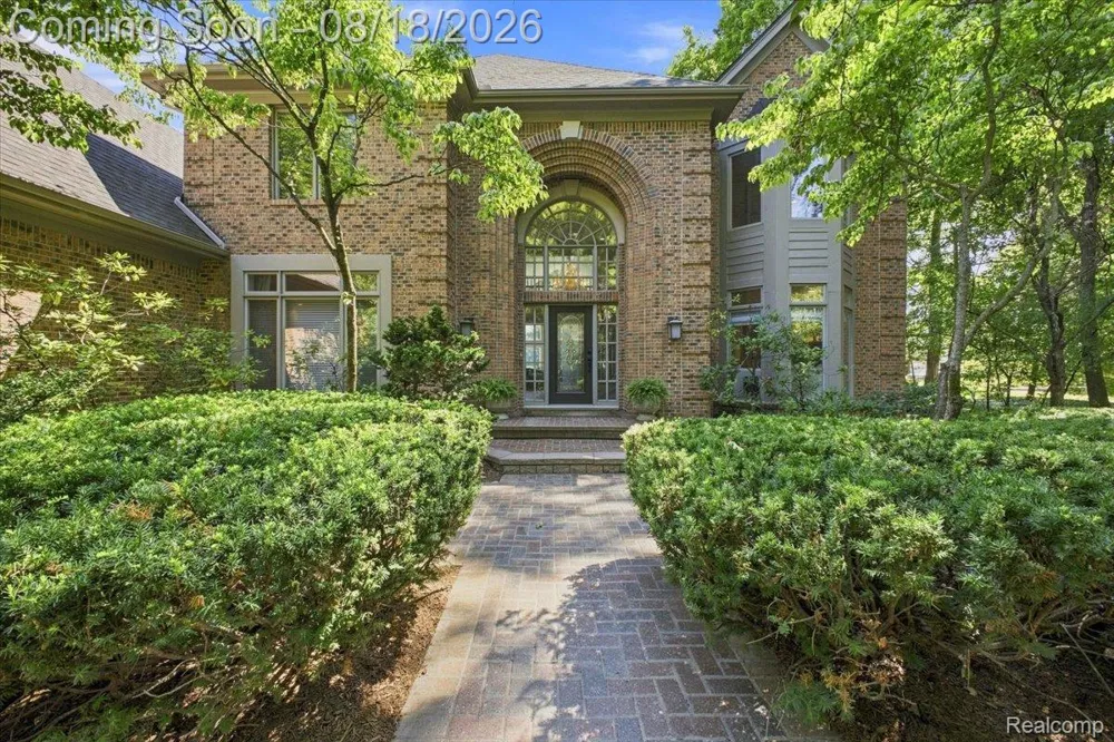 853 Lone Pine Road Bloomfield Hills City, MI 48302