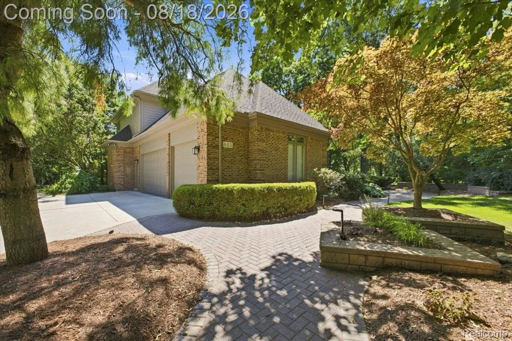 853 Lone Pine Road Bloomfield Hills City, MI 48302