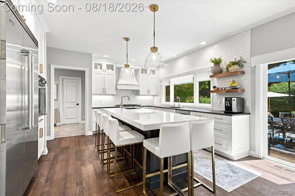 853 Lone Pine Road Bloomfield Hills City, MI 48302