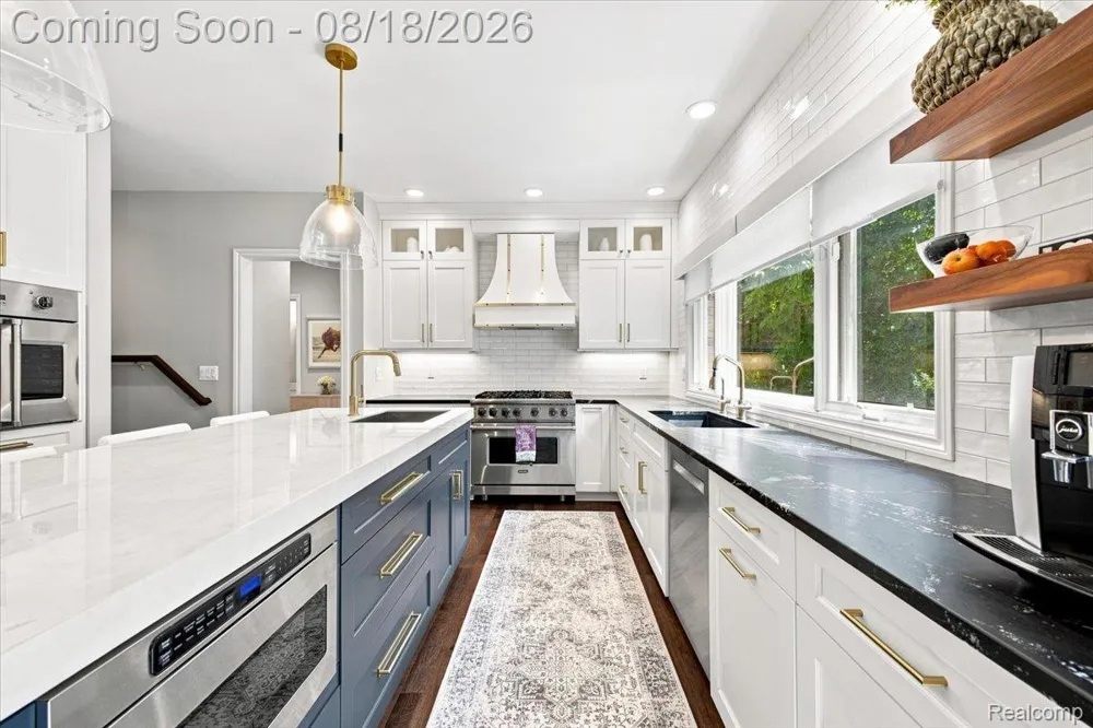 853 Lone Pine Road Bloomfield Hills City, MI 48302
