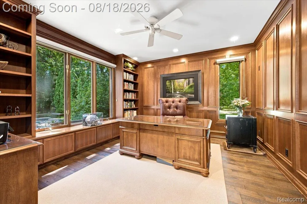 853 Lone Pine Road Bloomfield Hills City, MI 48302